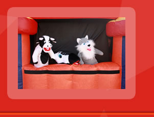 Titeres gigantes y teatrinos inflables para fiestas infantiles.